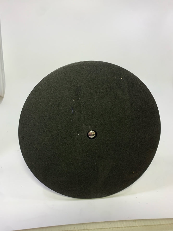 BLACK METAL ADJUSTABLE JEWELRY STAND.