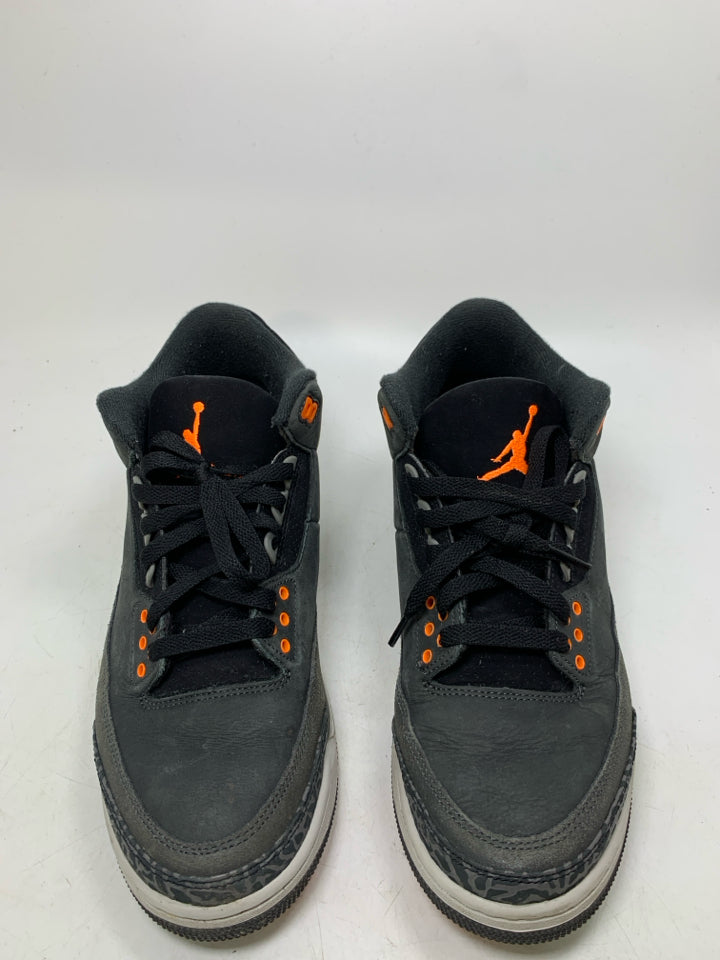 Air Jordan 3 Retro Mid Fear Sneakers