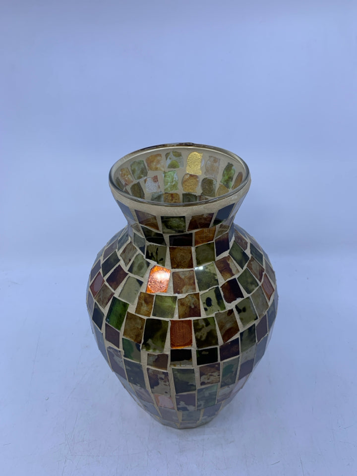 GREEN/ORANGE MOSAIC GLASS VASE.