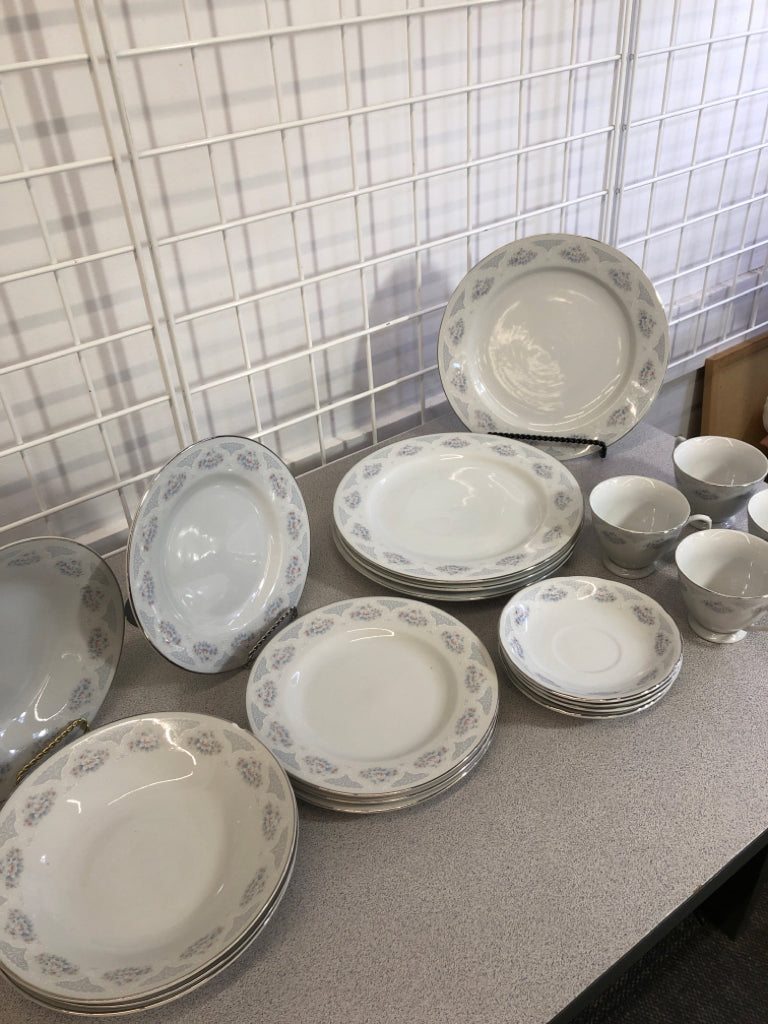 20PC BLUE FLORAL PORCELAIN CHINA SET SERVICE FOR 4.