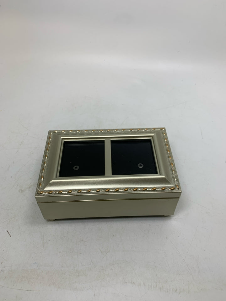 MUSIC BOX W/ PHOTO SLOTS SMALL.