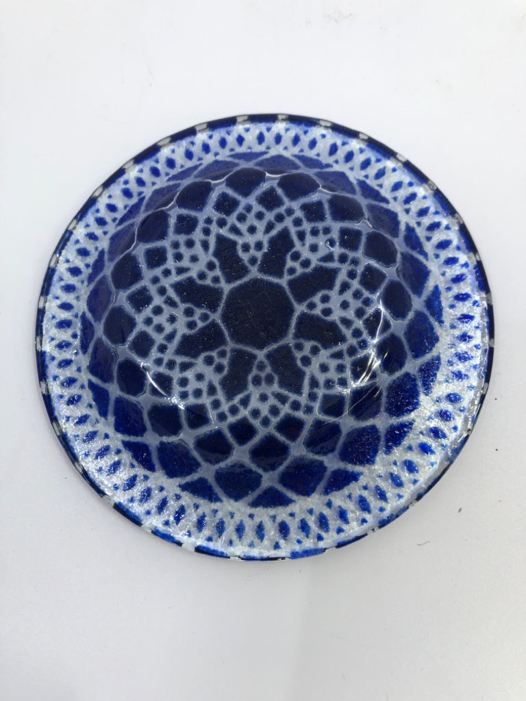 BLUE MANDALA GLASS CATCH-ALL DISH.