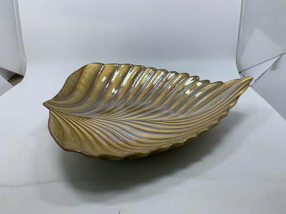 LARGE GOLD TEXTURED GLASS LEAF BOWL.