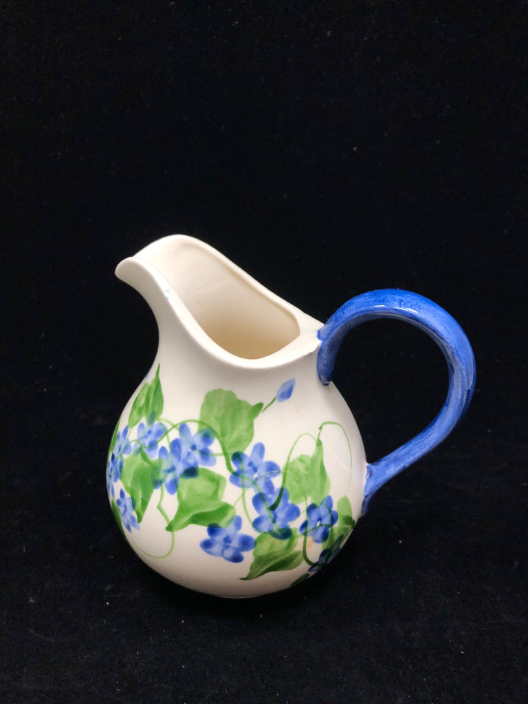 SM BLUE FLORAL PITCHER.