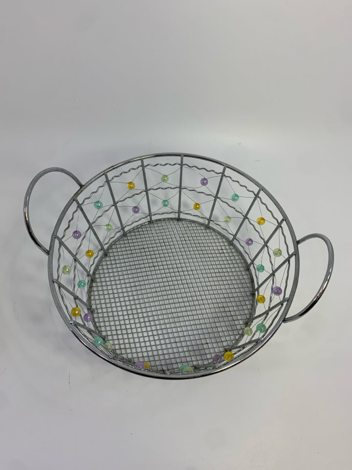 COLORFUL BEAD SILVER WIRE ROUND BASKET.