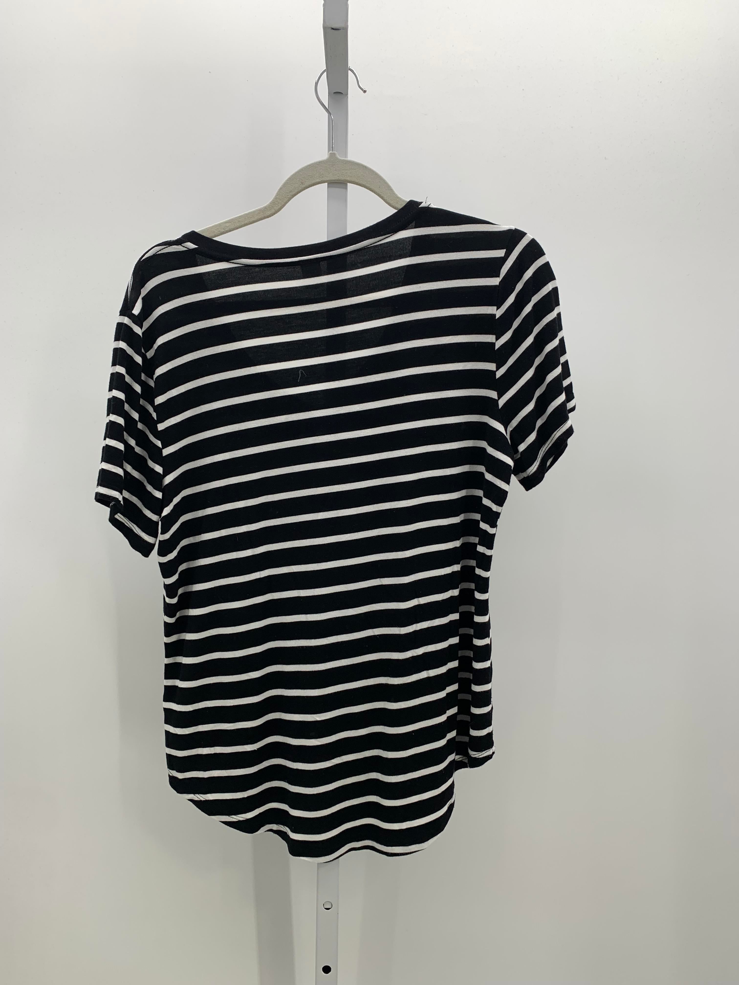 Old Navy Size Medium Misses Short Sleeve Shirt