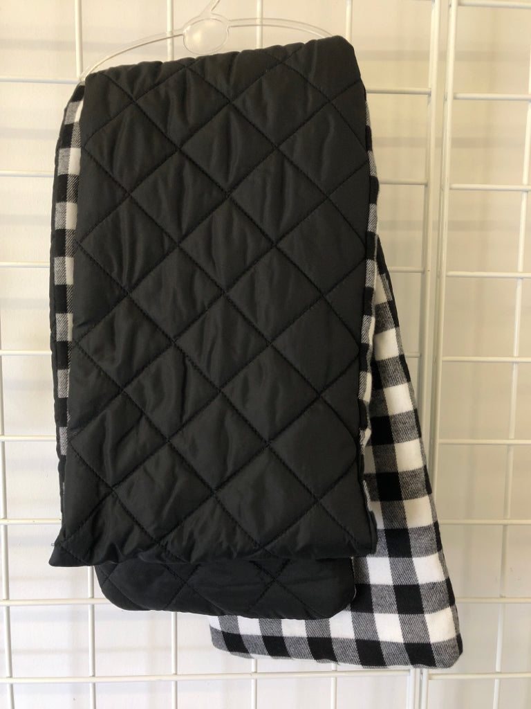 NIP BUFFALO PLAID OVER THE SHOULDER POT HOLDER.