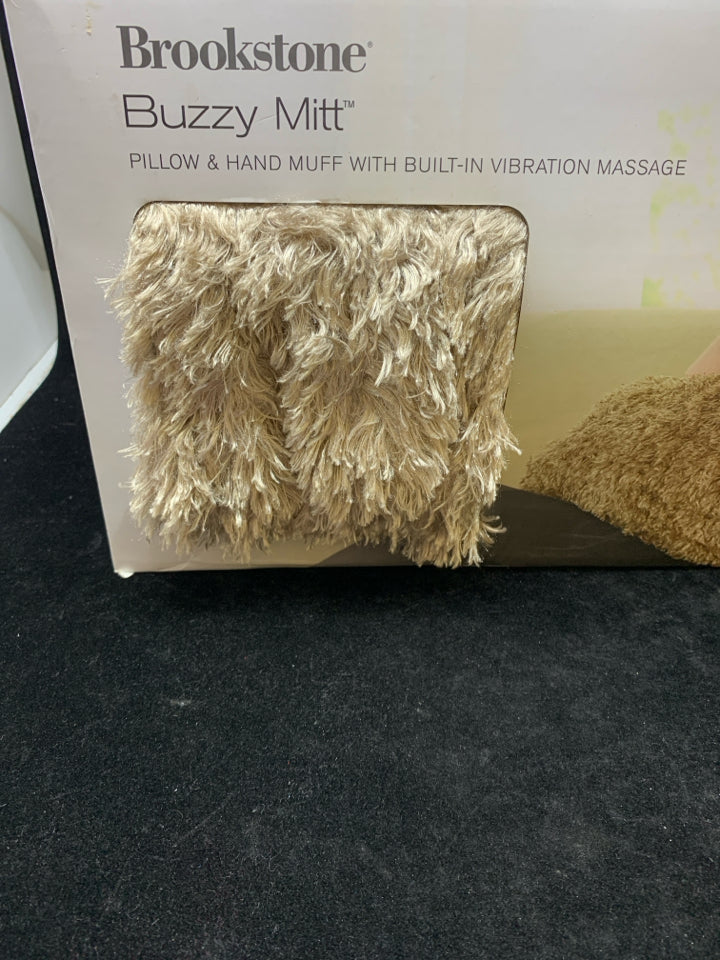 NIB BUZZY MITT HAND MUFF PILLOW W/VIBRATION BROOKSTONE.