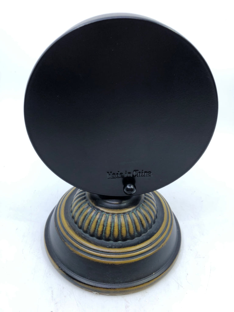FOOTED METAL CIRCLE DESK CLOCK BLACK DISTRESSED.