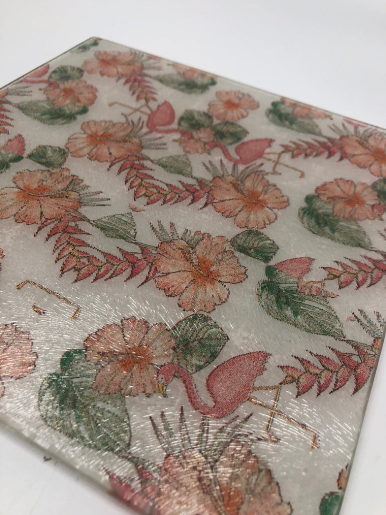 GLASS FLAMINGO TRIVET.