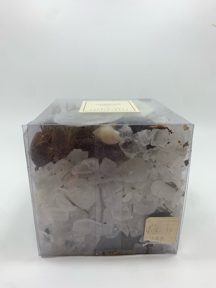 NIP HIBISCUS POTPOURRI.