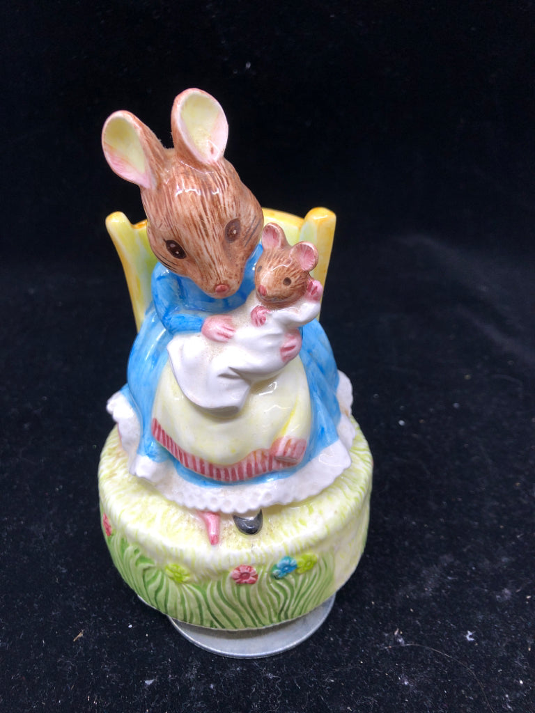 VTG BEATRIX POTTER MOTHER + BABY MUSICAL FIGURINE.