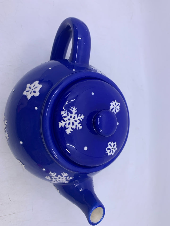 DARK BLUE EMBOSSED SNOWFLAKE TEA POT.