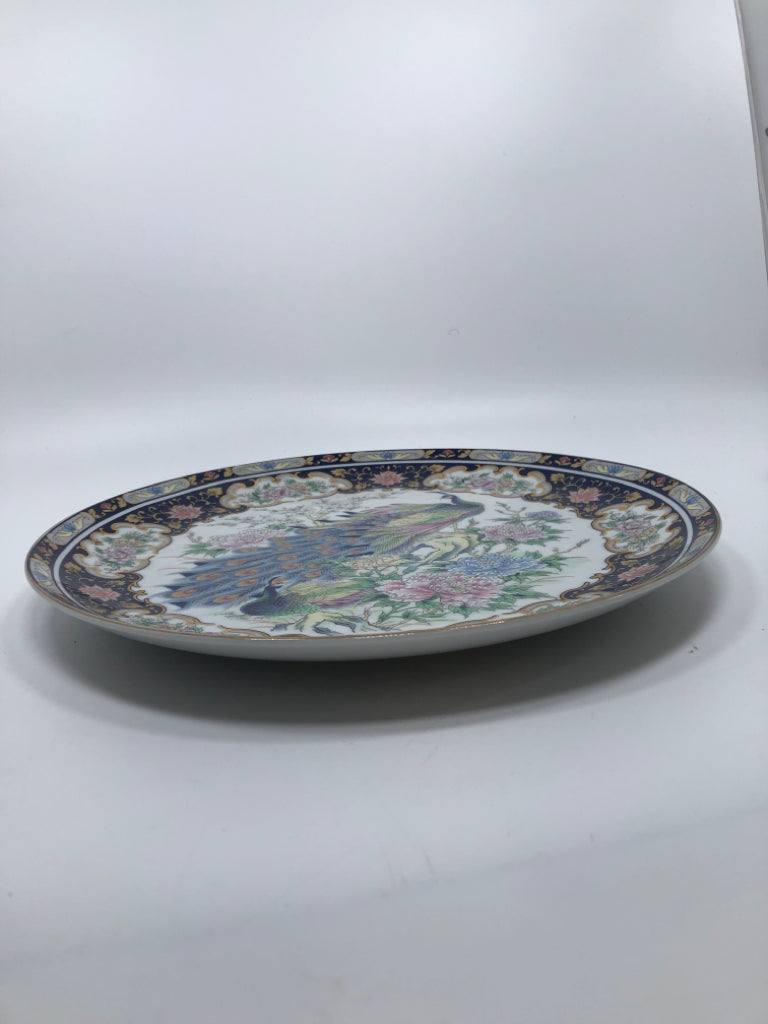 PEACOCK AND PEONY PORCELAIN PLATE W/GOLD DETAILS.