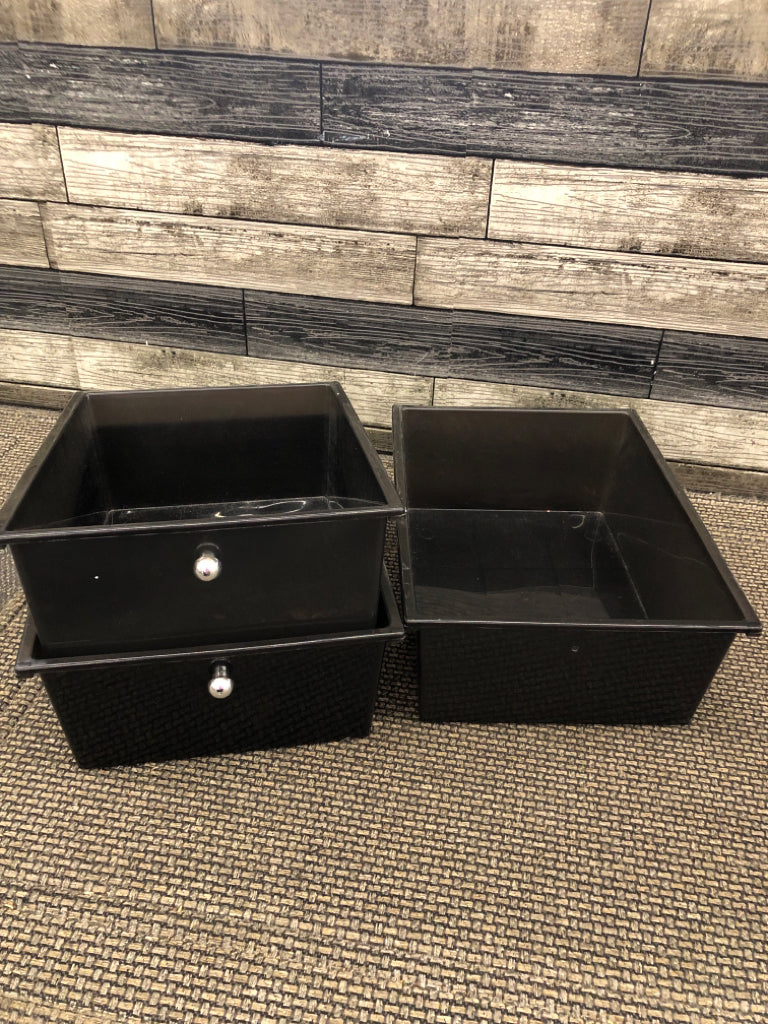 3 TIER BLACK PLASTIC/SILVER METAL STORAGE ROLLING CART.