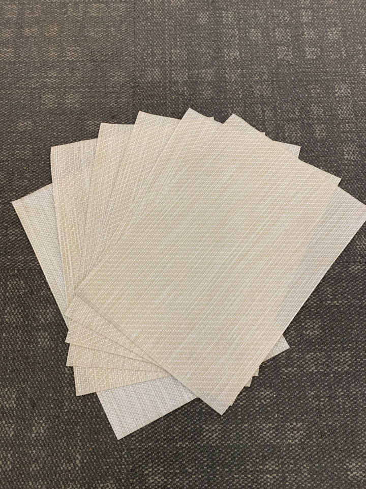 6 WOVEN GLITTER PLACE MATS.