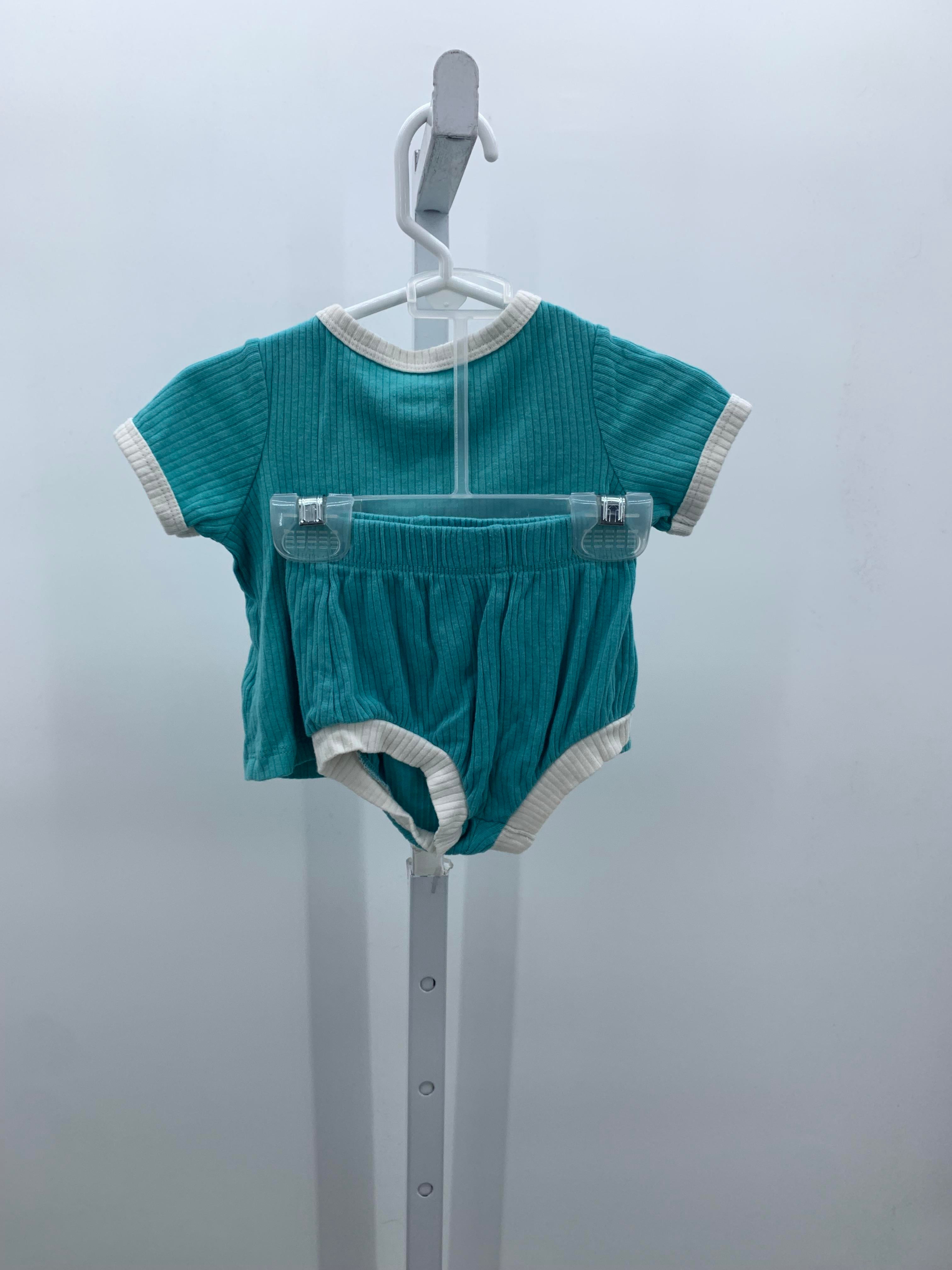WHITE TRIM RIBBED KNIT SHIRT AND SHORTS