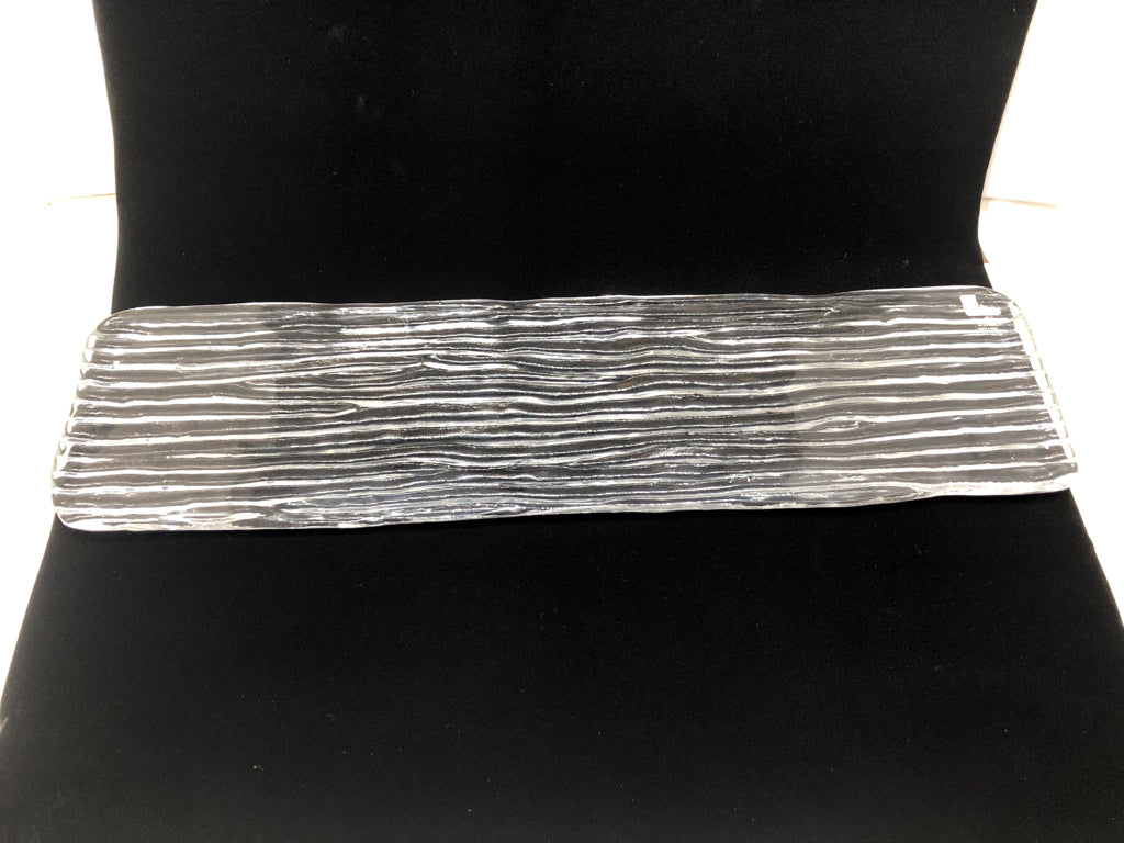 ELONGATED GLASS TRAY W/WAVY TEXTURE.