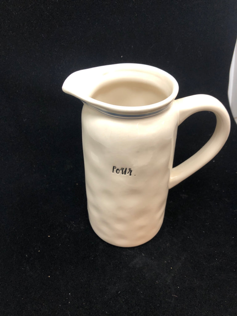 POUR CERAMIC WHITE PITCHER.
