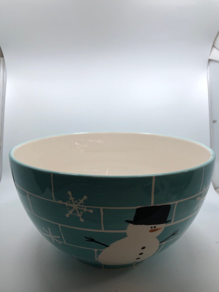 CERAMIC BOWL W/SNOWMAN IGLOO DESIGN.