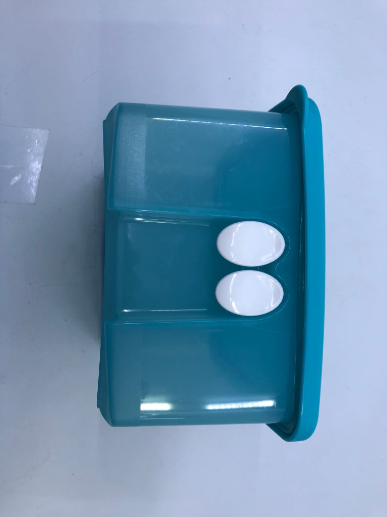 TEAL SQUARE TUPPERWARE STORAGE W/ LID.