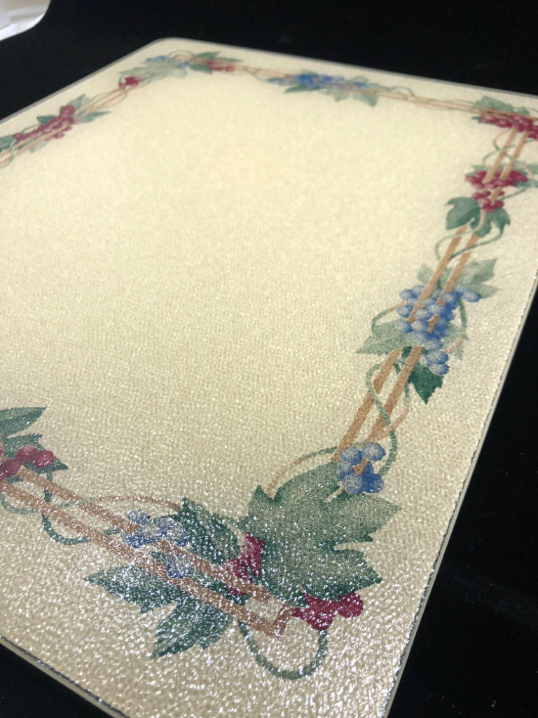 GRAPE/VINE GLASS CUTTING BOARD .