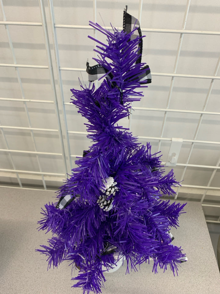 PURPLE CHRISTMAS TREE BLACK/WHITE BOWS/PINECONES.
