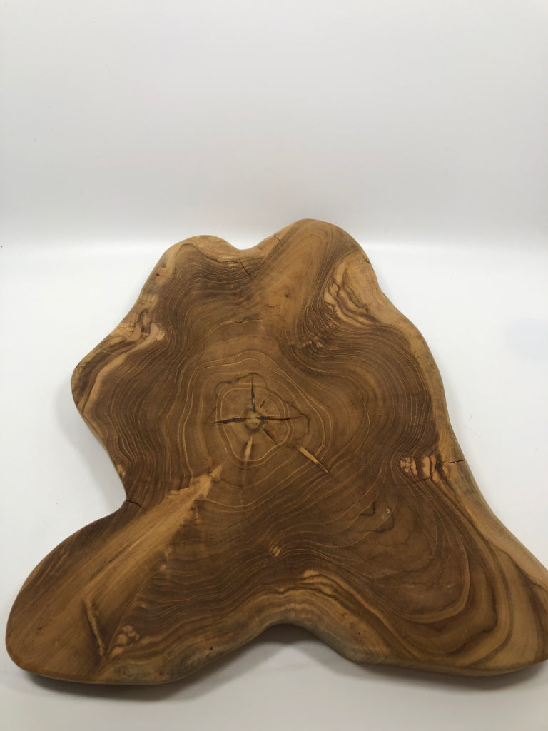 TEAK WOOD SLAB ACCENT TABLE PIECE.