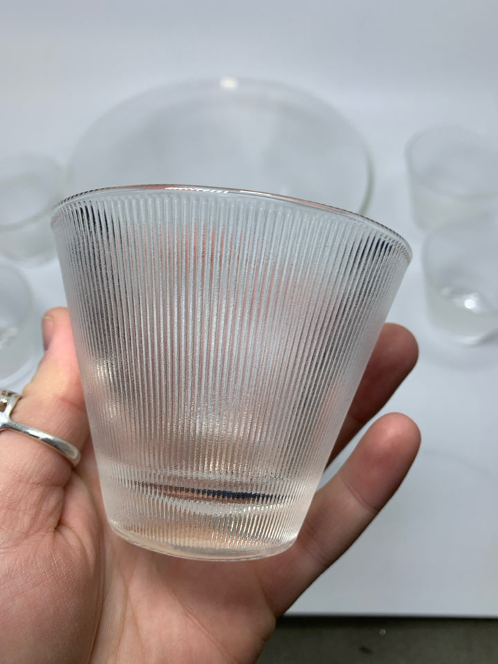 6 PC GLASS RIBBED BOWL W/ SMALL BOWLS.