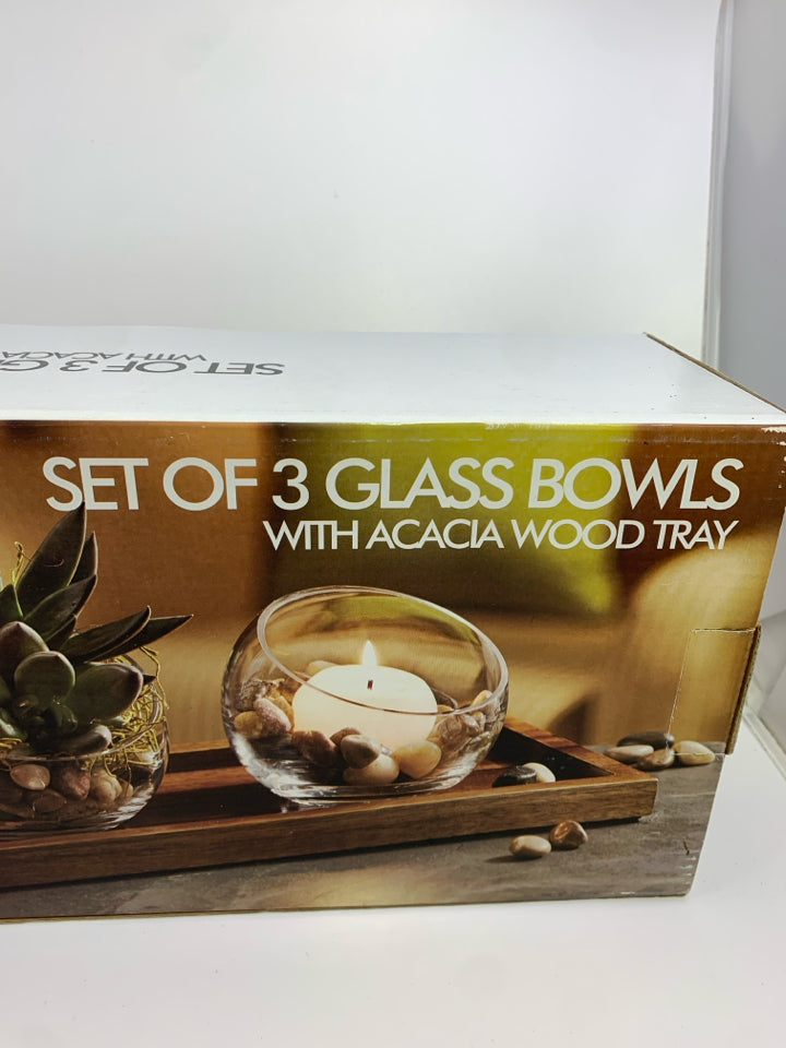 ACACIA TRAY W/3 GLASS BOWLS IN BOX.