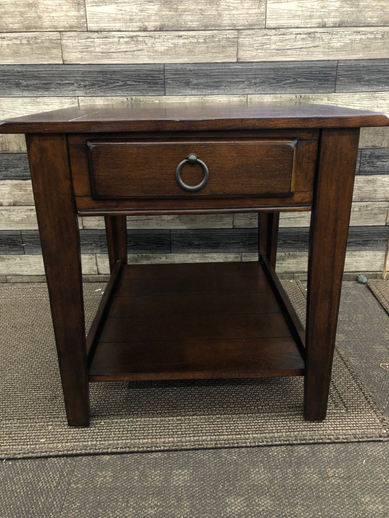 LOOP-HANDLE DARK BROWN END TABLE.
