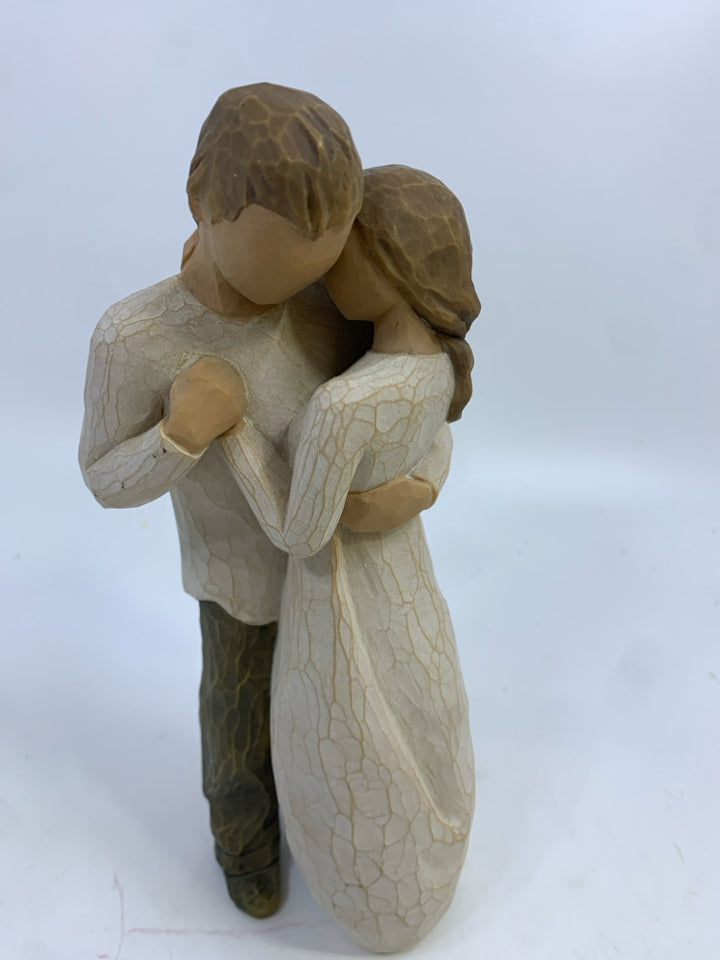 COUPLE SLOW DANCING WILLOW TREE- PROMISE.