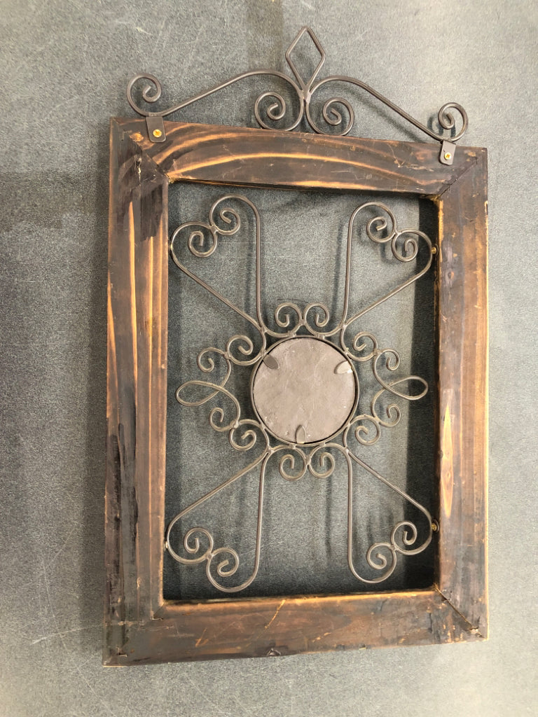 SMOKED WOOD FRAME METAL FLEUR DE LIS.