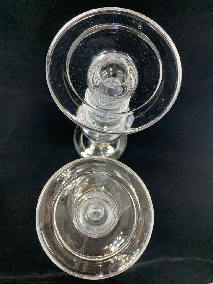 2 CLEAR GLASS BULB SHAPED CANDLESTICK HOLDERS.