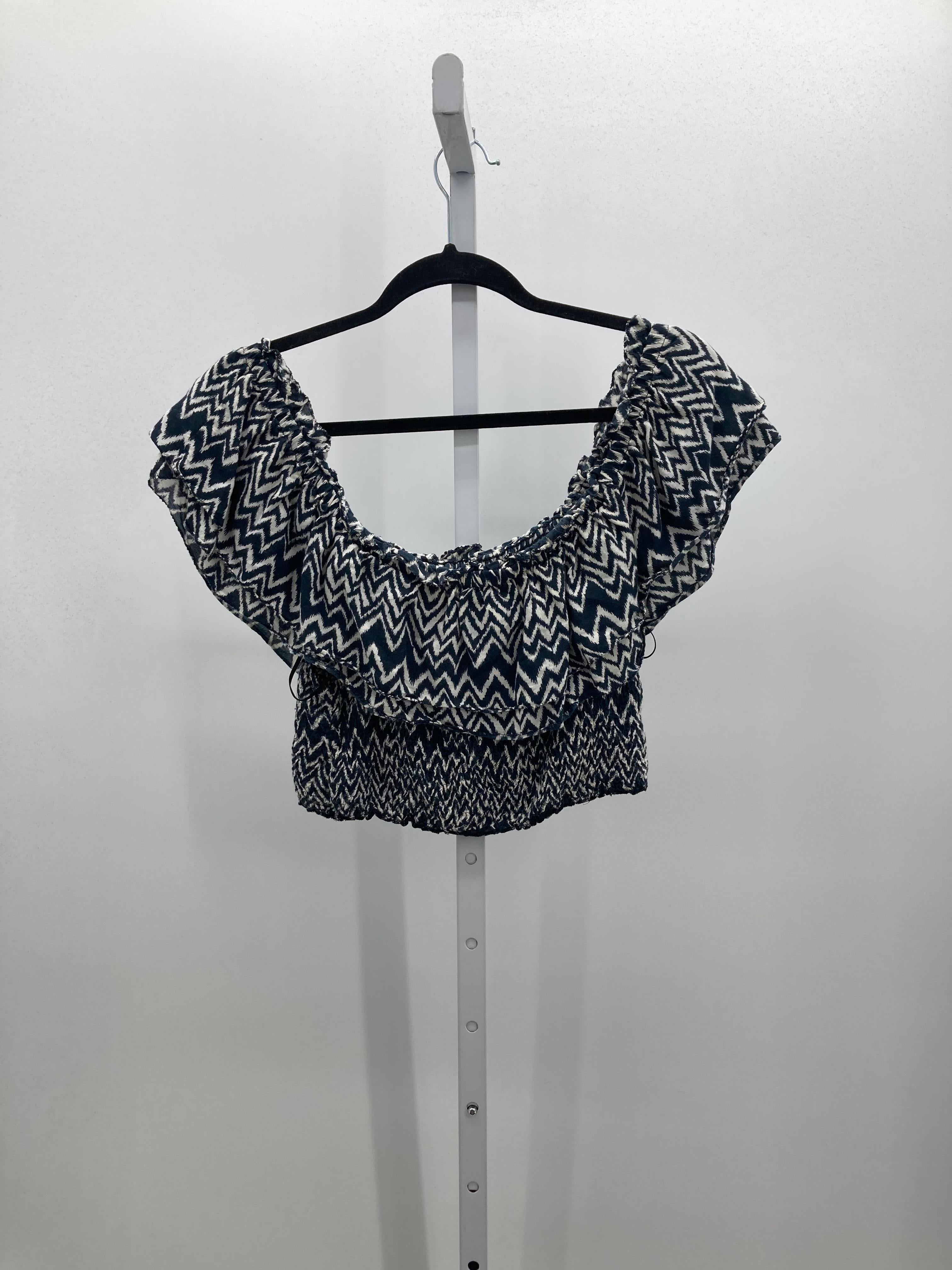 Size Small Juniors Short Sleeve Shirt