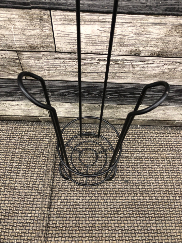 BLACK METAL TOILET PAPER HOLDER EXTRA STORAGE.