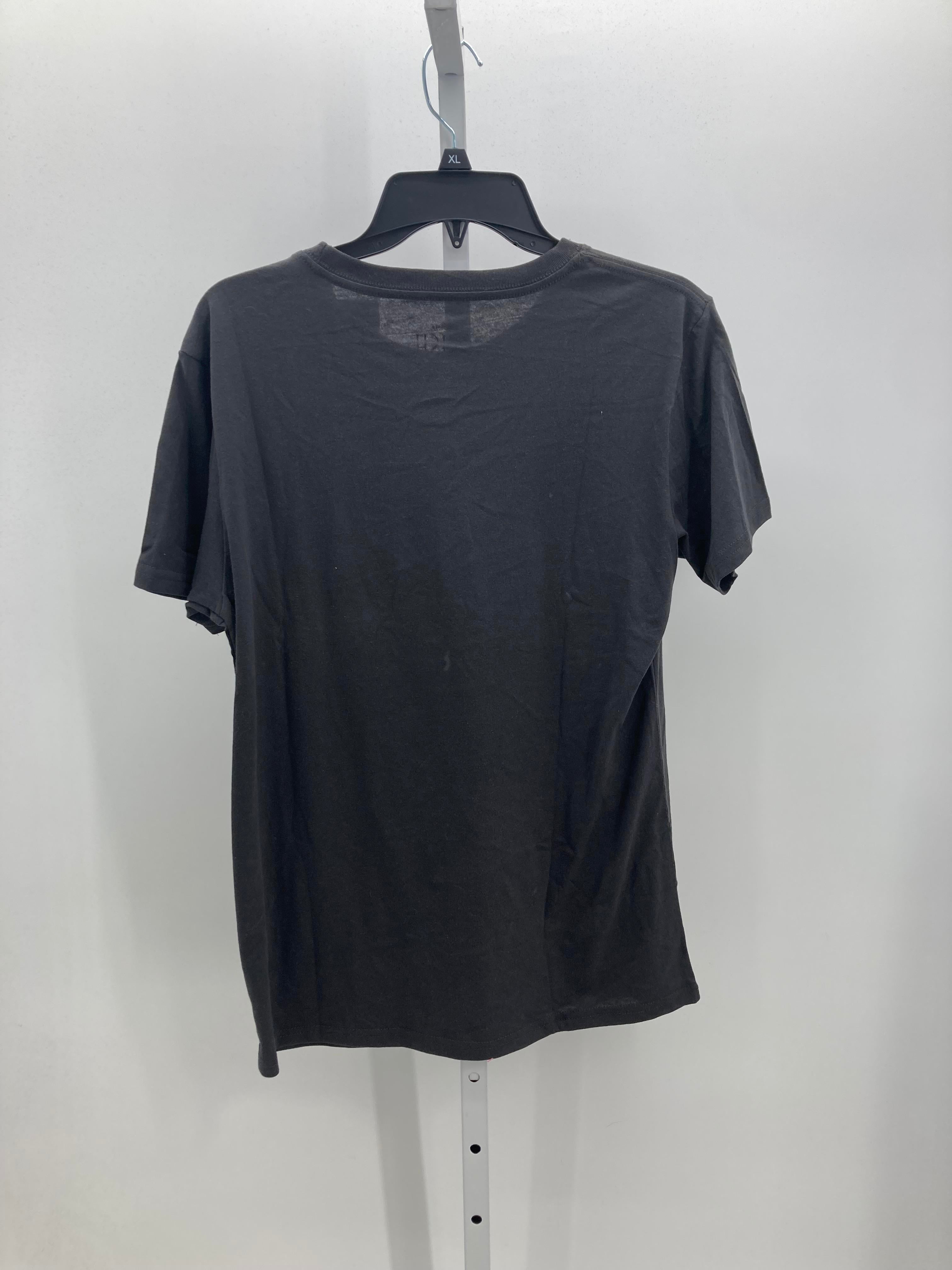 Disney Size Medium Juniors Short Sleeve Shirt