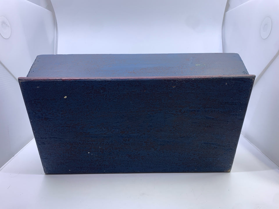 NAVY DIVIDED WOOD BASKET W HANDLE.