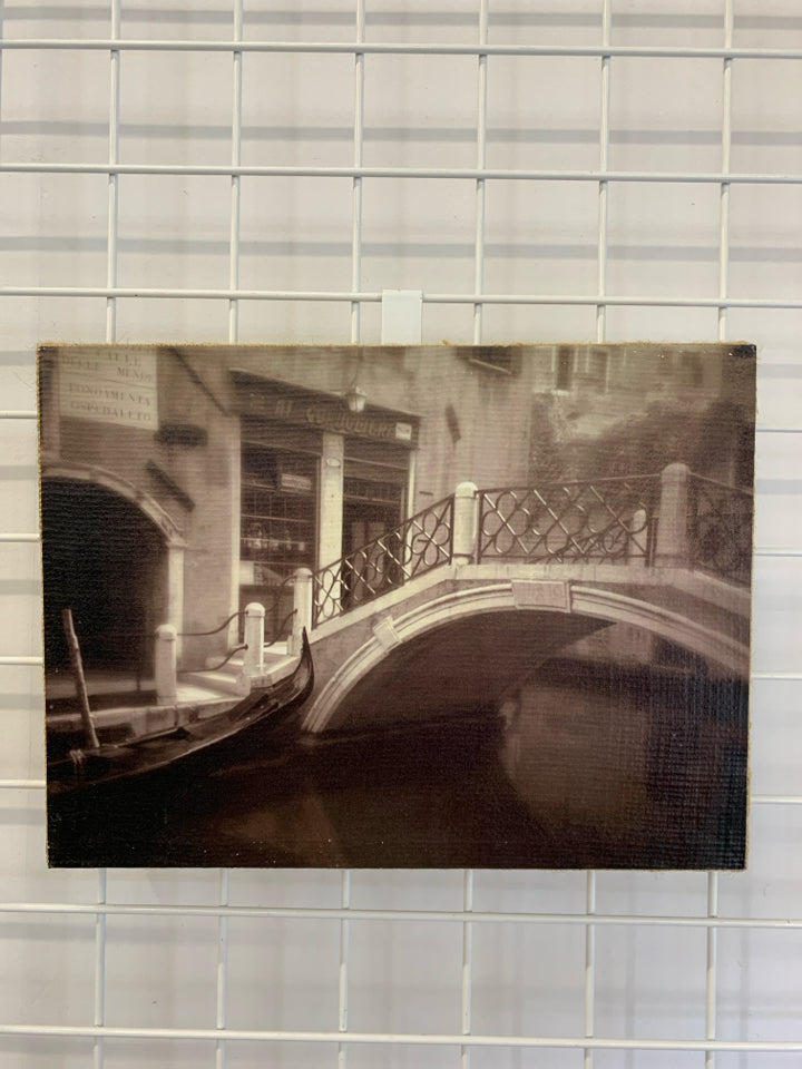 VENICE BRIDGE ON BURLAP CANVAS.