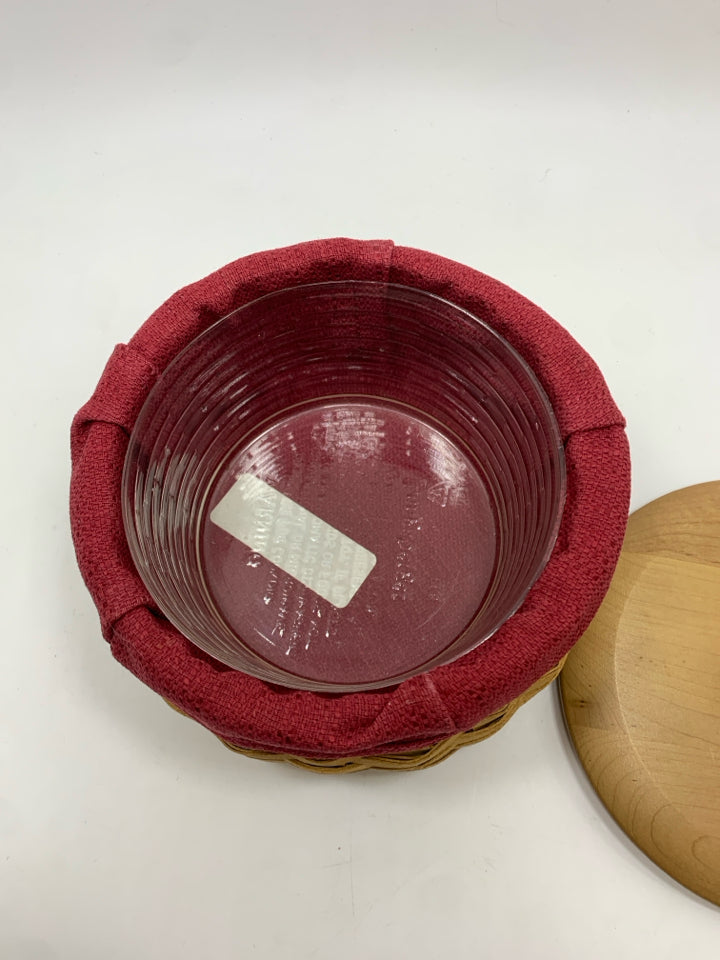 2009 ROUND BASKET W/PLASTIC INSERT, RED FABRIC LINER + WOOD LID.