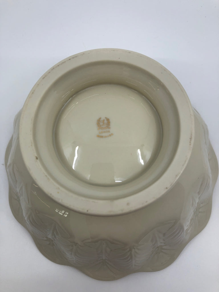 LARGE FEATHER PATTERN FOOTED LENOX BOWL.