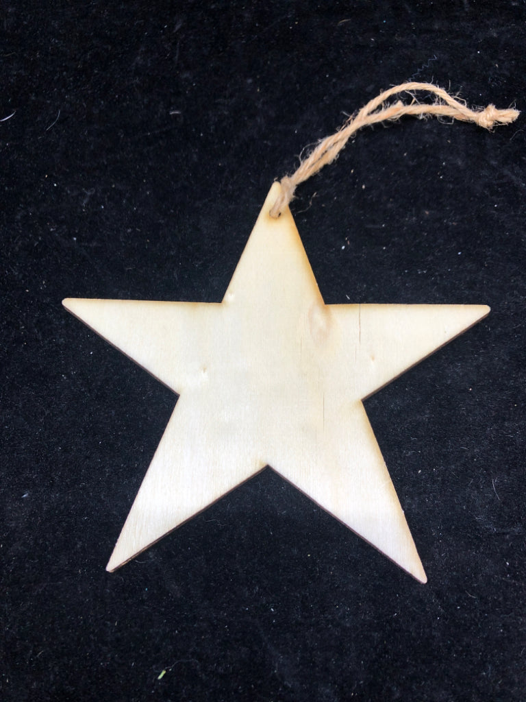 WOOD STAR ORNAMENT.