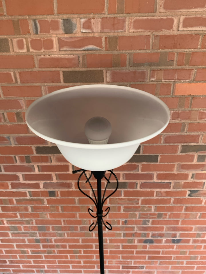 TALL BLACK FLOOR LAMP.