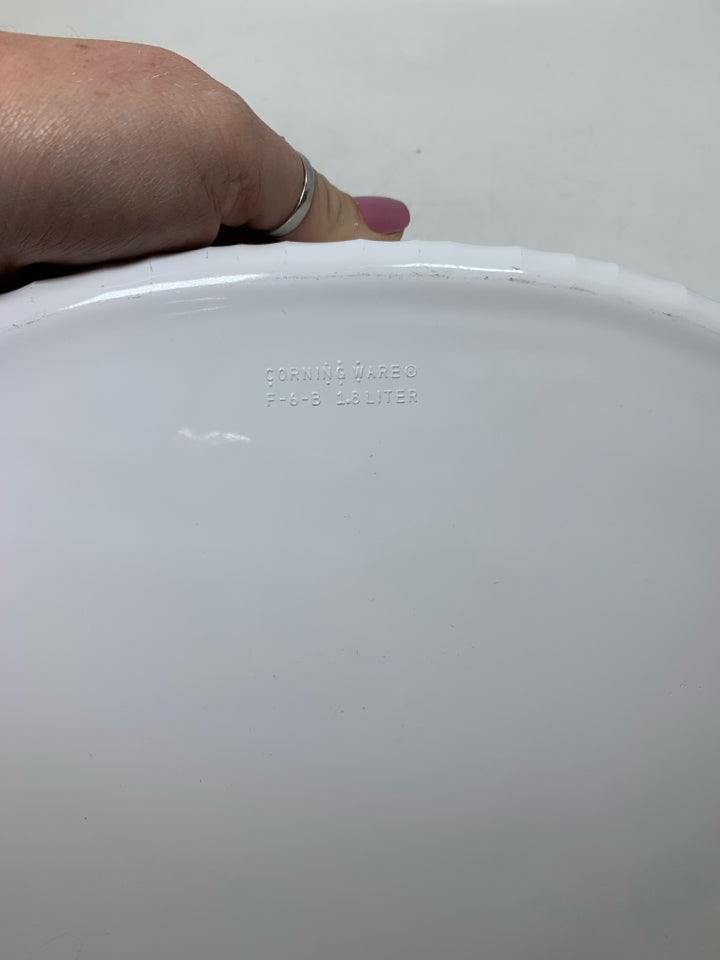 OVAL SHALLOW CASSEROLE DISH.