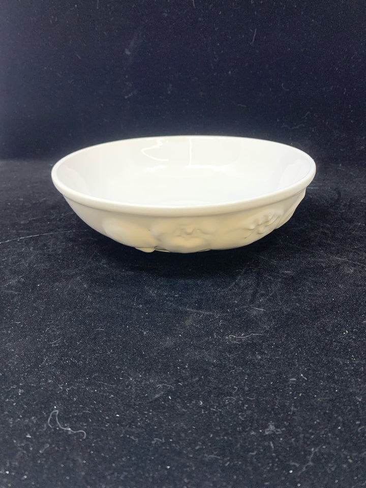 CENTURY CERAMIC WHITE BOWL FRUIT DESIGN.
