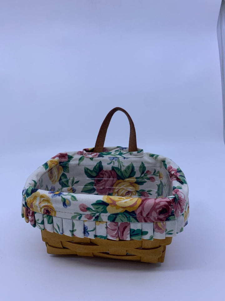 WALL HANGING BASKET W FLORAL LINER+ PROTECTOR.