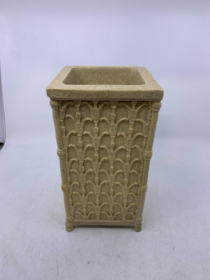 HEAVY TEXTURED TAN PILLAR PLANTER.