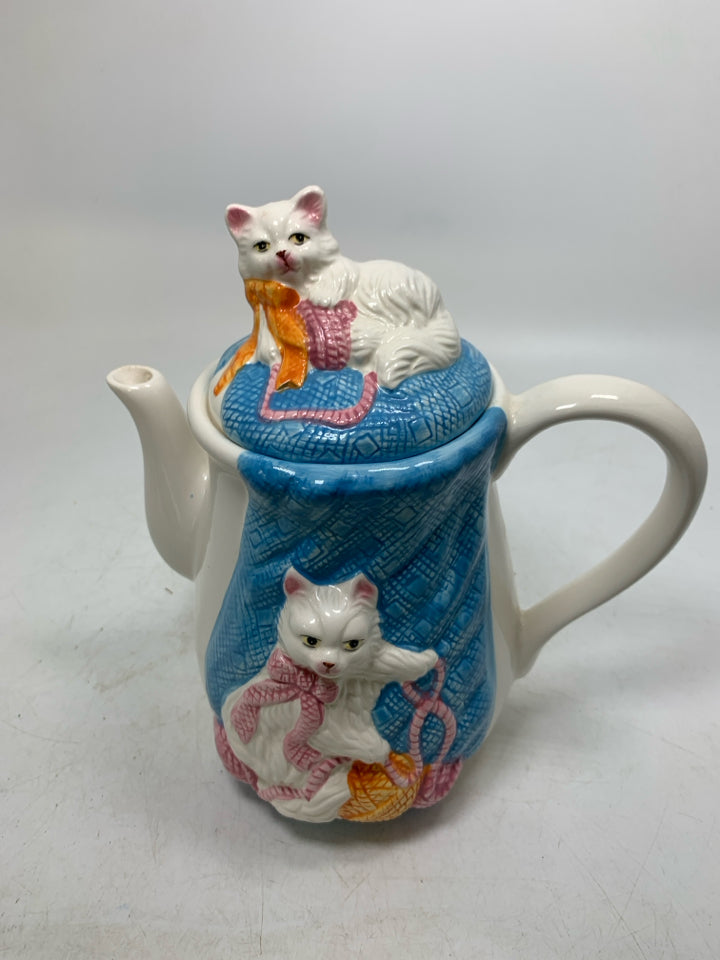 VTG PMC EMBOSSED CAT W/ BLUE BLANKET TEAPOT.