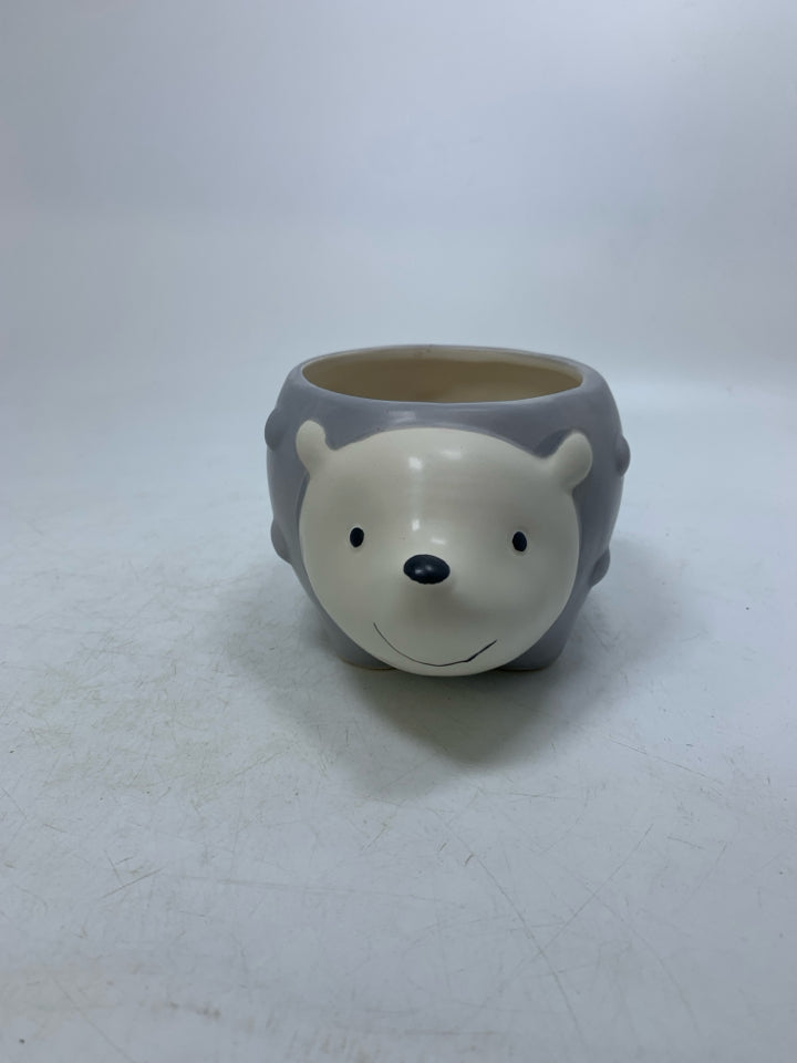 GREY SMALL HEDGEHOG PLANTER.