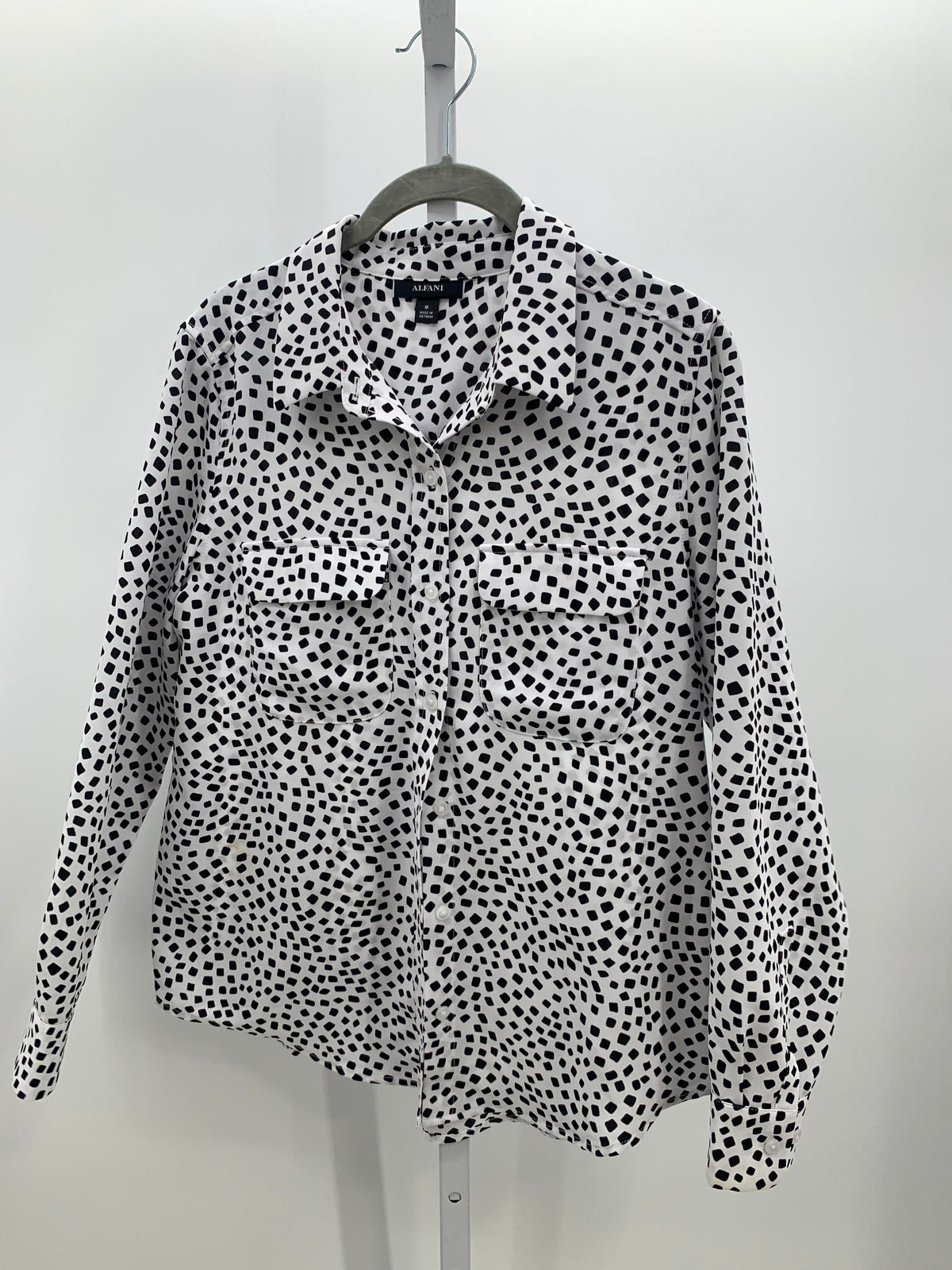 Alfani Size Medium Misses Long Sleeve Shirt